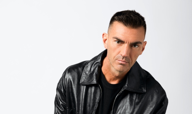 Gabry Ponte è il primo dj a far saltare tutto lo stadio