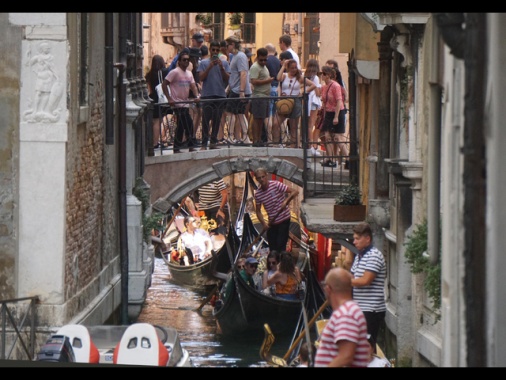 Bankitalia, sale ancora la spesa dei turisti stranieri