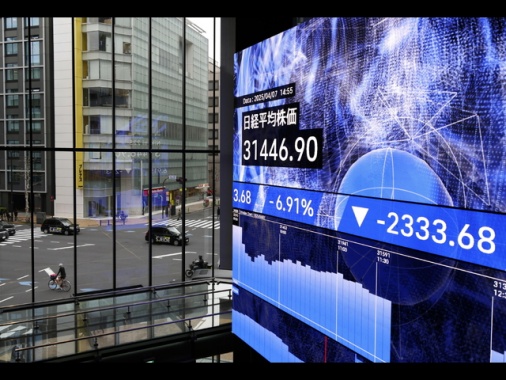 Borsa: Asia in rosso paga l'effetto dazi, l'Europa verso calo