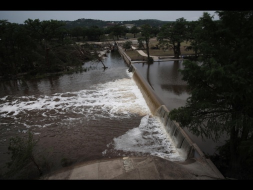 Alluvioni in Texas, i dispersi sono 41