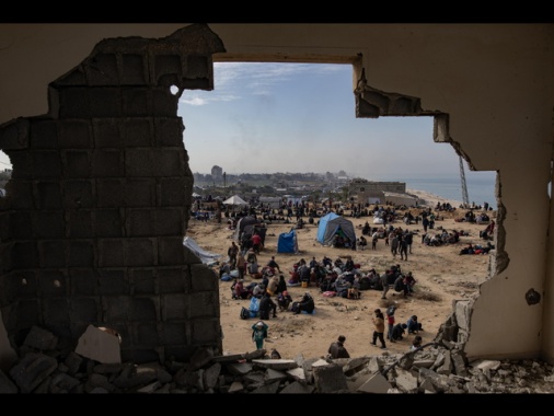 Media, raid israeliano a Nuseirat, 11 morti, un bambino