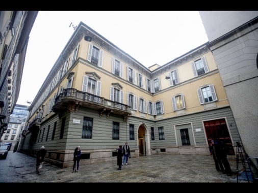Mediobanca, offerta Mps ostile, corrispettivo inadeguato