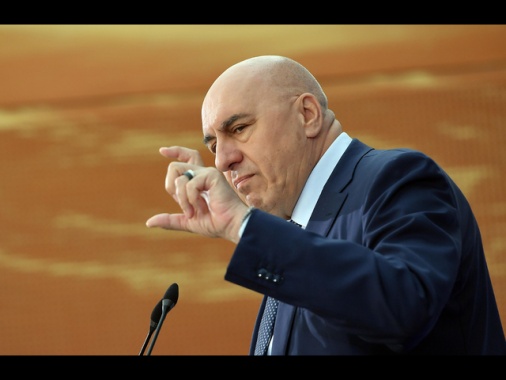 Crosetto, a Milano toghe vogliono sostituire legislatore