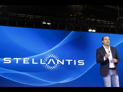 Stellantis stima ricavi netti semestre per 74,3 miliardi