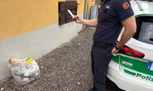 Tre cittadini sono stati multati perché hanno trasgredito le norme della raccolta differenziata