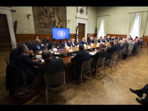 Sindacati convocati a Palazzo Chigi venerdì sull'ex Ilva