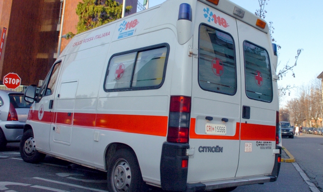 Sul posto l’intervento dell’ambulanza del 118 (foto Archivio)