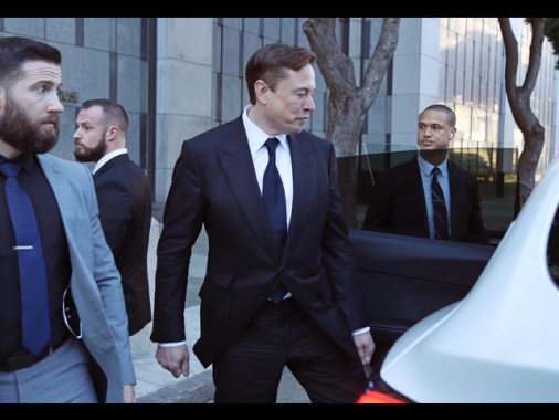 Tesla assegna a Musk un pacchetto di azioni da 29 miliardi