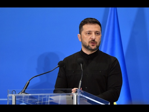 Zelensky, 'nella notte colpite 4 regioni, un morto e 12 feriti'