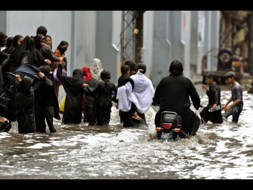 Save the Children, monsoni devastano l'Asia, morti 130 bambini