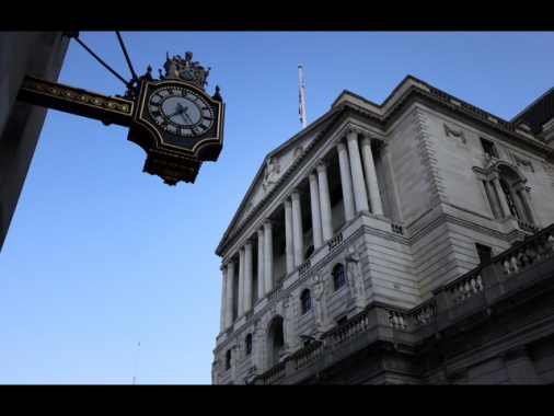Bank of England taglia i tassi di interesse al 4%