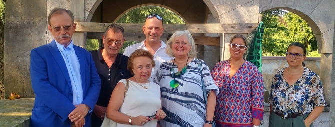 Gli eredi Toeplitz a Varese per il restauro della tomba di famiglia