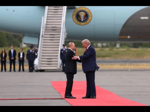 Axios, Trump vuole vertice con Putin e Zelensky venerdì