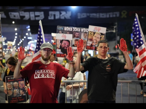 Famiglie ostaggi, 'domani blocchiamo Israele,riportateli a casa'