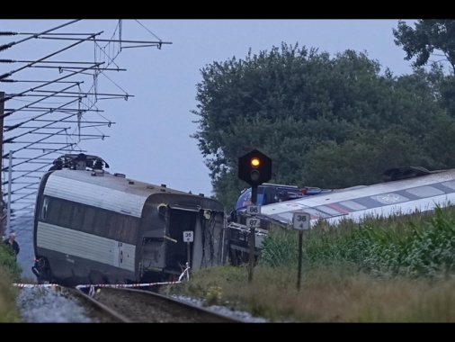 Treno deragliato in Danimarca,due persone in condizioni critiche