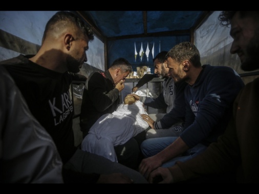 Otto palestinesi uccisi in raid israeliani su Gaza, 4 bambini