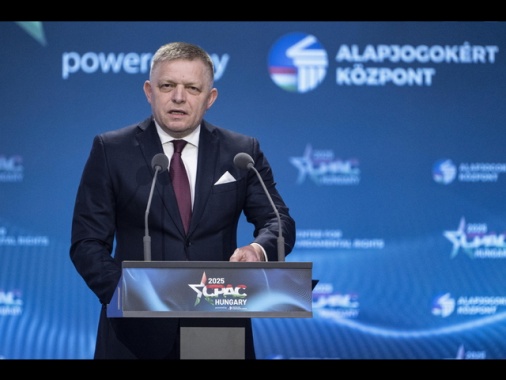 Fico, fallimentare sforzo europeo di indebolire la Russia