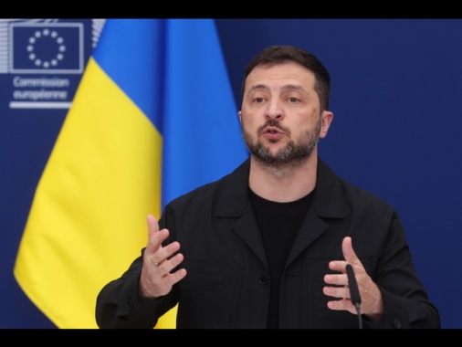 Zelensky, '10 morti in raid russi, Putin umilia la pace'