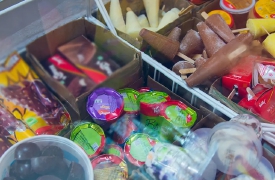 Ladro indispettito fa sciogliere i gelati del bar
