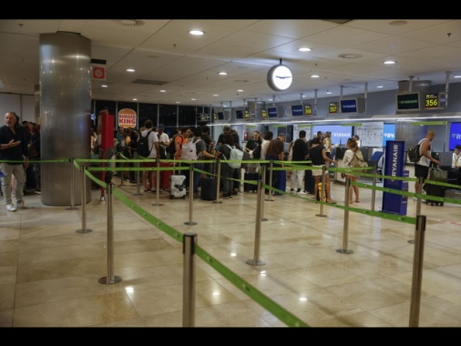 Israele vieta l'ingresso al sindaco di Barcellona