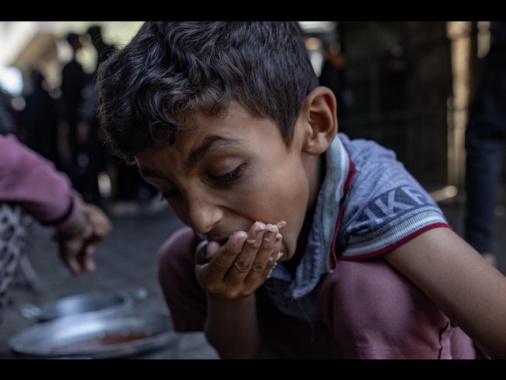 Hamas, 10 morti per fame a Gaza in 24 ore, anche 2 bambini
