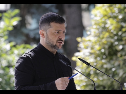 Zelensky, Mosca decida entro lunedì su incontro bilaterale
