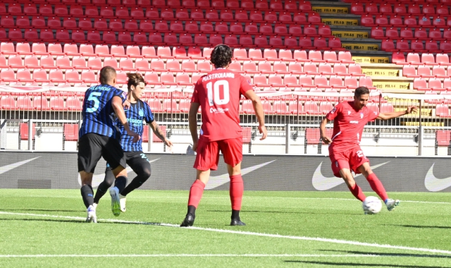 Pareggio per la Pro Patria allo stadio di Monza (foto Domenico Ghiotto - Agenzia Blitz)