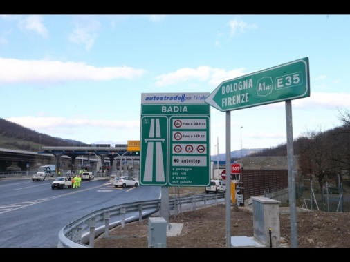 ++ Incidente in galleria, chiusa l'A1 fra Bologna e Firenze ++