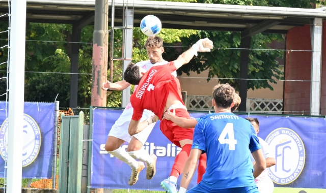 Un passaggio di Varesina-Folgore Caratese (foto Domenico Ghiotto - Agenzia Blitz)
