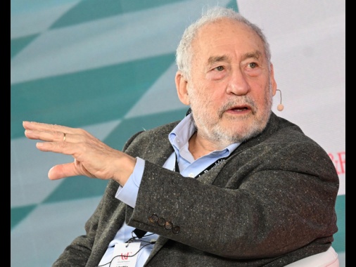 Stiglitz, 'accordo con Trump non vale la carta su cui è scritto'