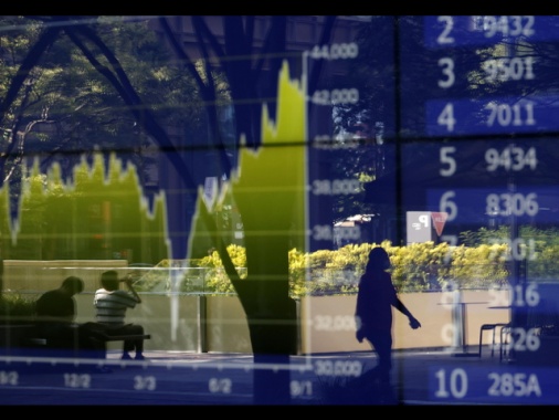 Borsa Tokyo: apertura in lieve aumento (+0,07%)
