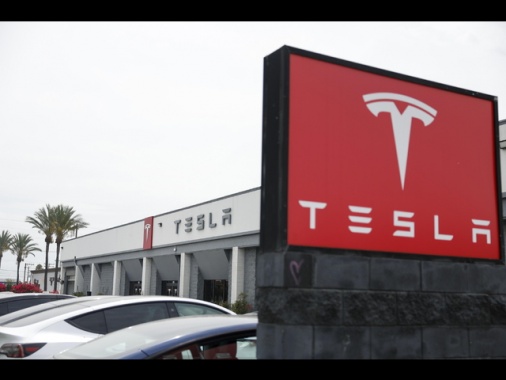 Tesla sale a Wall Streer, Musk ha comprato azioni per 1 miliardo