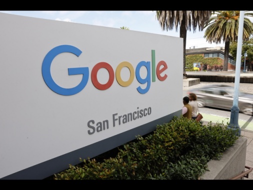 Google sale a Wall Street del 3,7%, vale 3.000 miliardi