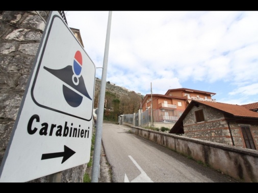 Quindicenne suicida, verifiche su scuola e compagni