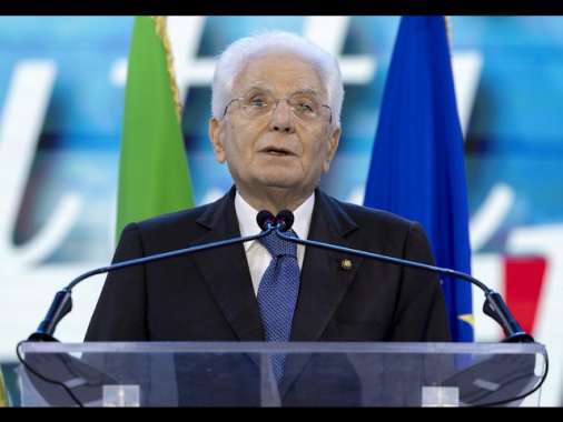 Mattarella, fondamentale ci sia pari dignità di ogni Stato
