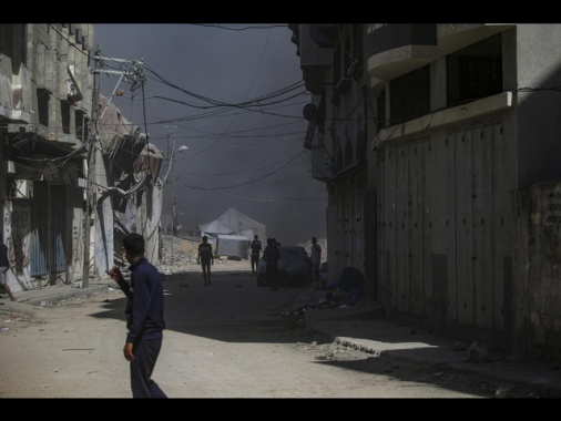 Al Jazeera, 33 palestinesi uccisi a Gaza dall'alba