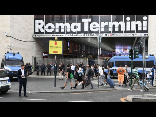 Proteste pro Pal,forze ordine cinturano stazione Termini