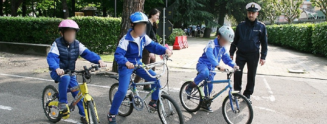 Bimbi a scuola di educazione stradale