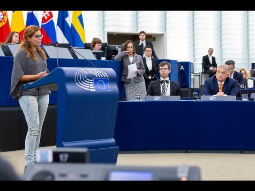 Sì dell'Eurocamera all'immunità a Salis per un solo voto