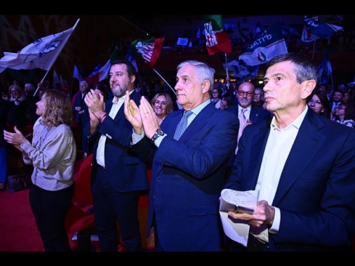 Intesa centrodestra, Stefani in Veneto, Lobuono in Puglia