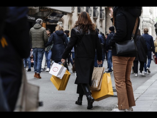 Istat, nascite ancora in calo, fecondità ai minimi storici