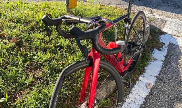 La bicicletta di Massimo Dioguardi Burgio danneggiata a seguito dell’incidente sulla provinciale