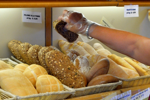 «Sconto sulla Tari a chi dona cibo avanzato»