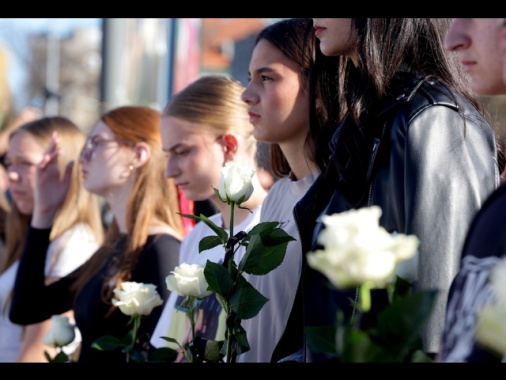 A Novi Sad migliaia al raduno commemorativo della strage