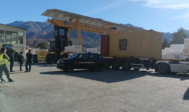 Cade dal cassone e perde la vita: tragedia del lavoro in Ossola