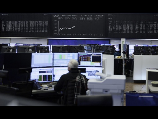 Borsa: l'Europa chiude in ordine sparso, Francoforte +0,73%