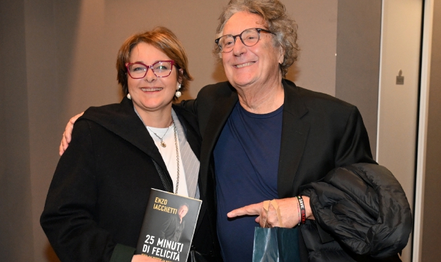 Enzo Iacchetti con la sindaca di Saronno, Ilaria Pagani (foto Domenico Ghiotto)