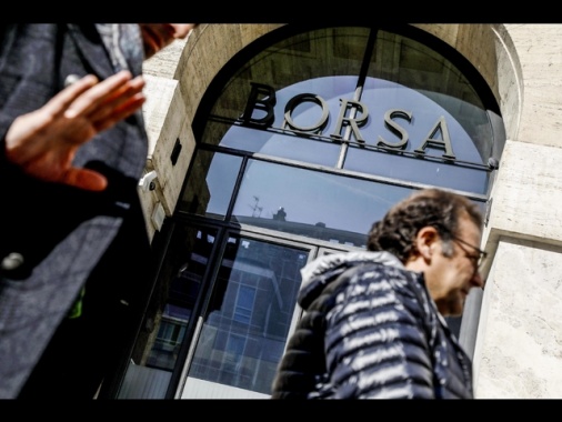 Borsa: l'Europa resta fiacca, a Wall Street i future tengono