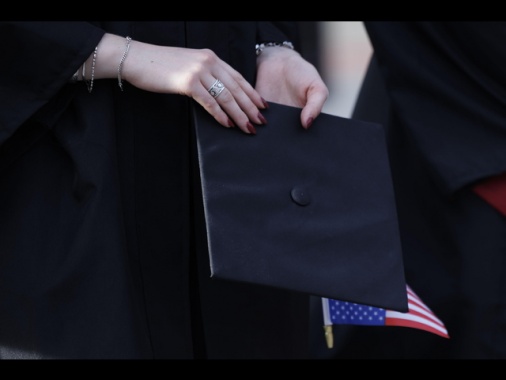 Cornell patteggia con Trump per riavere i fondi federali