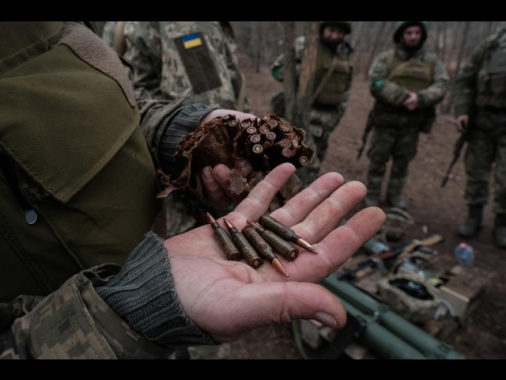 Axios, 5 miliardi di armi Usa per Kiev bloccate da shutdown